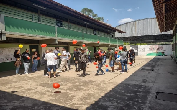 Boas práticas desenvolvidas pelo Núcleo de Acolhimento Educacional são compartilhadas em encontro virtual