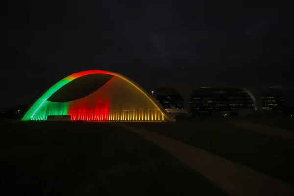 Governo de Minas presta homenagem ao povo gaúcho com as cores da bandeira do Rio Grande do Sul