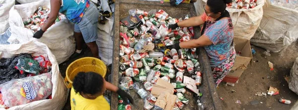 Catadores de recicláveis vivem expectativa de mudança de realidade com benefício fiscal criado por Minas Gerais