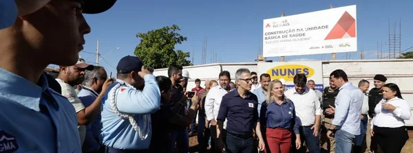 Governador vistoria construção de nova Unidade Básica de Saúde em Araporã