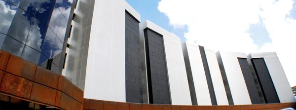 Fundação de amparo à pesquisa publica portarias para cadastro de instituições