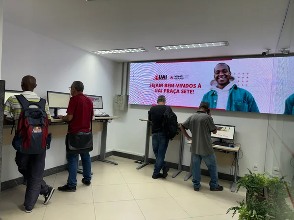 UAIs do Governo de Minas ampliam espaço de atendimento ao cidadão com computadores para acesso à internet