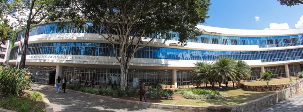 Biblioteca Pública Estadual de Minas Gerais promove exposição gratuita com 32 obras do setor de Coleções Especiais