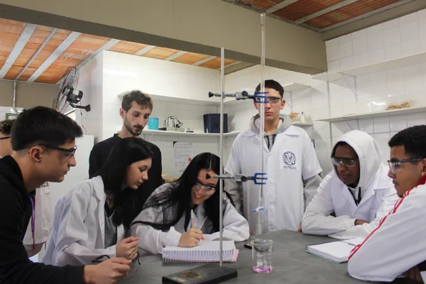 Governo de Minas expande Projeto Somar para gestão compartilhada em escolas estaduais