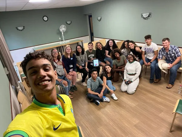 Estudantes de Minas Gerais vivem experiência cultural transformadora em intercâmbio na Holanda