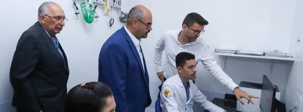 Tomógrafo doado pelo Governo de Minas ao Hospital Evangélico de Belo Horizonte completa um ano com mais de 700 exames por mês