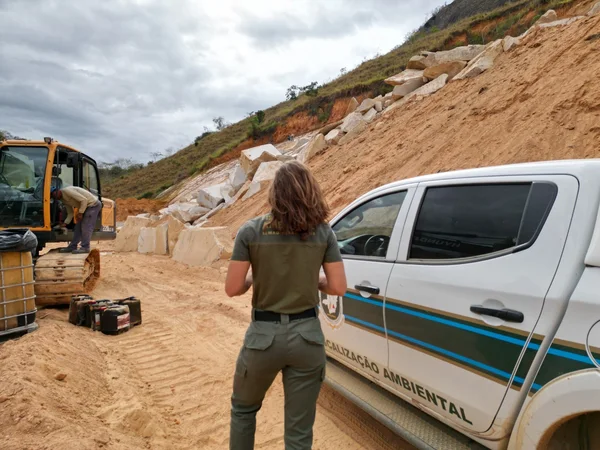 Fiscalização ambiental verifica regularidade de empreendimentos minerários na região Leste de Minas