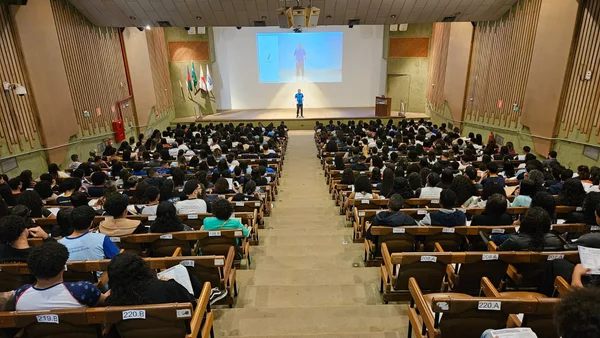 Secretaria de Educação realiza segunda superaula preparatória para o Enem