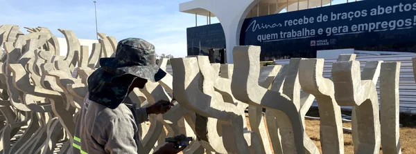 Obras de monumento em homenagem às vítimas de Brumadinho estão em andamento na Cidade Administrativa de Minas Gerais