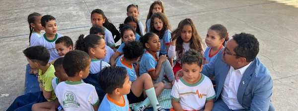Governo promove bate-papo com estudantes da Educação de Jovens e Adultos em Manhuaçu
