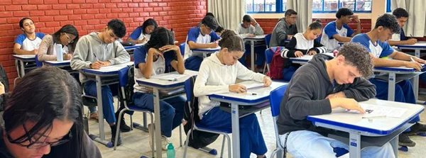 Estudantes fazem segundo Teste de Redação para o Enem