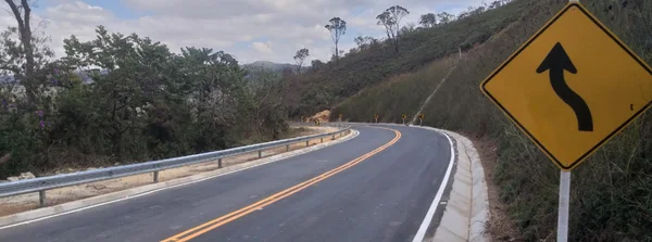 Governo de Minas conclui obras de recuperação de aterros e constrói novas variantes na MGC-262, na RMBH, beneficiando mais de 180 mil pessoas