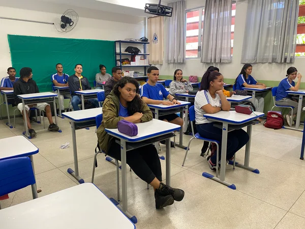 Minas Gerais lidera as mudanças no ensino médio, modernização e aperfeiçoamento da rede pública em 2025