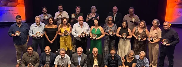 Produtores de queijo assistidos pela Emater recebem o Troféu Eduardo Frieiro