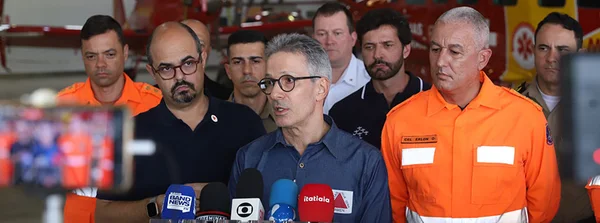 Governador e vice acompanham operação de resgate de bombeiros e civis vítimas de acidente aéreo