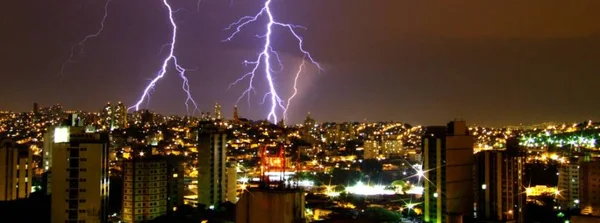 Cemig aprimora tecnologia de detecção de raios e melhora tempo de resposta durante ocorrências com tempestades