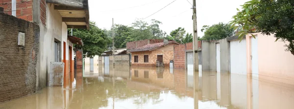 Clientes Copasa e Cemig de cidades atingidas pelas fortes chuvas terão parcelamento especial