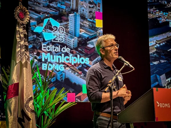 Governo de Minas anuncia R$ 400 milhões no Edital Municípios 2025, com crédito para prevenção contra seca e inundações