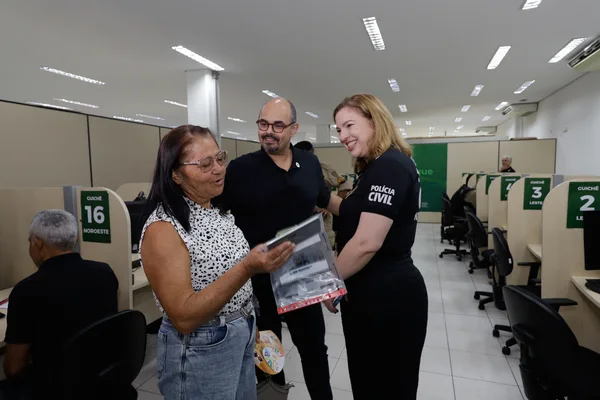 Governo de Minas devolve 292 celulares recuperados na segunda etapa da ação Tá Entregue