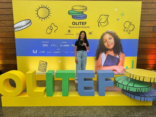 Escola pública de Minas participa de cerimônia de premiação da Olitef em Brasília 