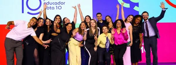 Inscrições para o Prêmio Educador Nota 10 entram na reta final e destacam projetos que transformam vidas