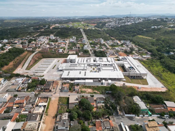 Governo de Minas vistoria as obras Hospital Regional de Divinópolis