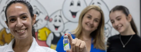 Minas Gerais amplia vacinação especializada com investimento de R$ 5,5 milhões em centros de referência 