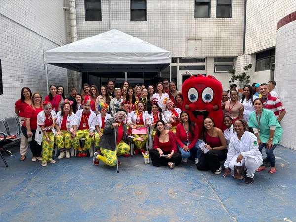 Fhemig e Hemominas promovem ação no Hospital João XXIII com Tianastácia para reforçar doação de sangue
