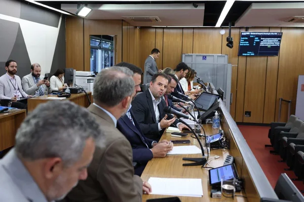 Avanços na infraestrutura do estado são apresentados no Assembleia Fiscaliza
