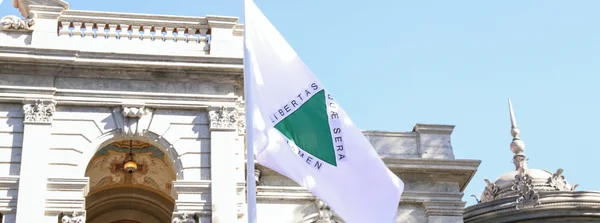 Hasteamento de bandeira dos Inconfidentes e ações culturais marcam celebração do Dia de Minas em BH