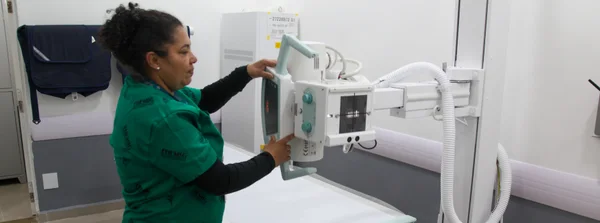 Fhemig inaugura equipamento de raios-X digital e amplia oferta de exames à população na Casa de Saúde Santa Izabel, em Betim
