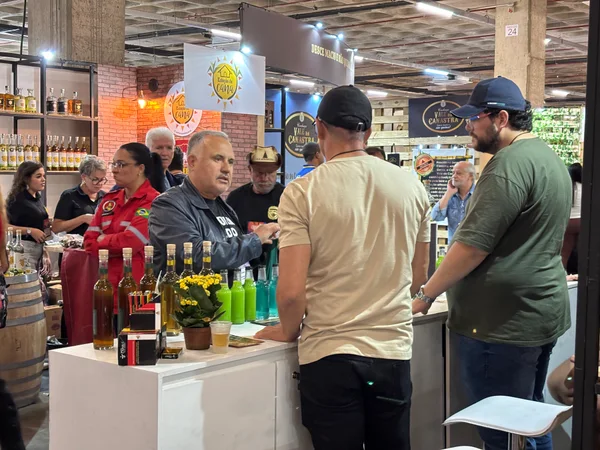 Governo de Minas apresenta canal de desburocratização na Expocachaça 2025