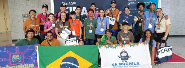 Estudantes mineiros conquistam segundo lugar mundial em torneio de robótica na Coreia do Sul