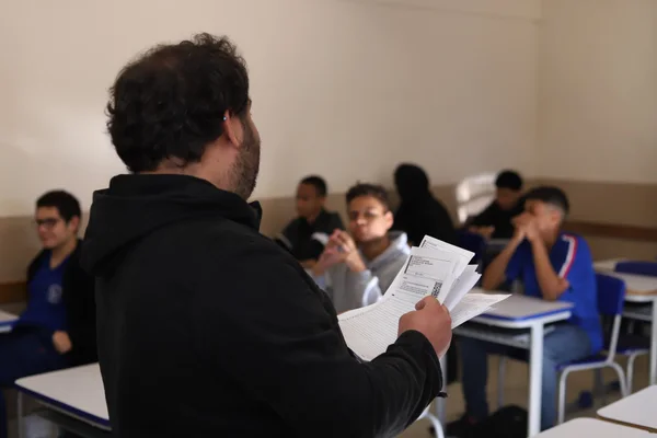 Estado publica 2,8 mil atos de evolução na carreira de servidores da Educação