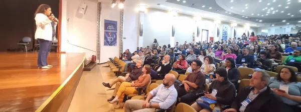 Professores participam de capacitação sobre recursos digitais disponibilizados para a rede estadual de ensino