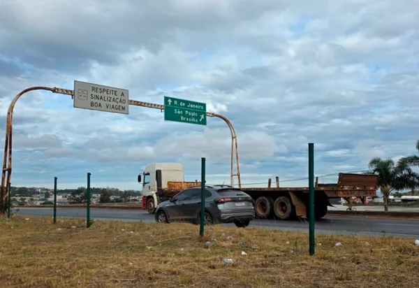MGC-356 terá bloqueio temporário para retirada de pórtico danificado neste domingo (14/9)