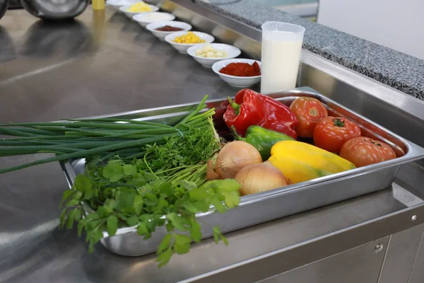 Projeto de valorização da alimentação escolar, Mestres da Merenda estreia na Rede Minas nesta quinta-feira (18/9)