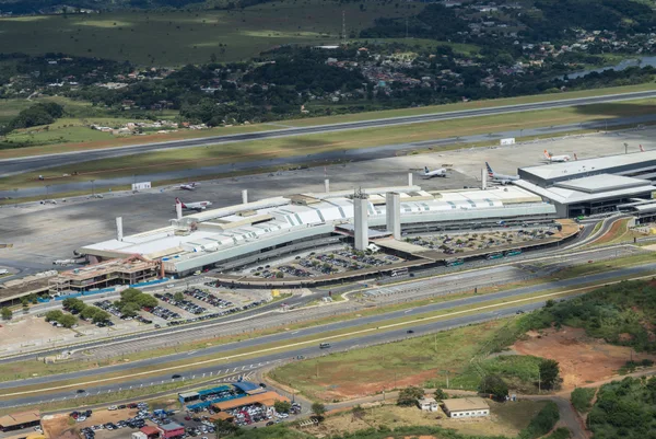 Governo de Minas e Latam anunciam ampliação de voos em 2026