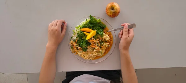 Iniciativa transforma rotina das escolas públicas em Monte Carmelo e incentiva alimentação consciente