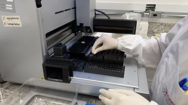 Janeiro Roxo: Governo de Minas fortalece combate à hanseníase com testes moleculares inéditos na rede pública