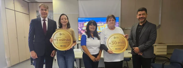 Nota Fiscal Mineira entrega prêmio de R$ 1 milhão a ganhadora de Uberlândia