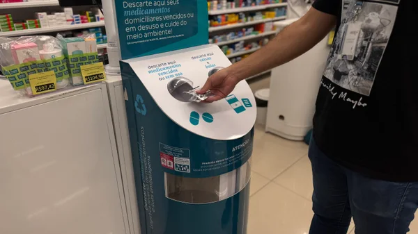 Secretaria de Saúde orienta sobre descarte correto de medicamentos vencidos em Minas Gerais