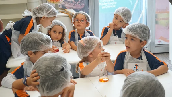 Fundação Ezequiel Dias abre inscrições do programa Quero Ser um Cientista para escolas em 2026