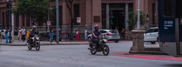 Detran alerta motociclistas para cuidados essenciais no trânsito