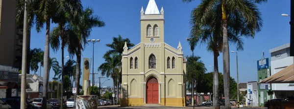 Igreja de Nossa Senhora do Rosário, um dos cartões-postais de Uberlândia