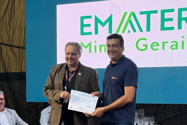 Governo de Minas realiza entrega de Certificado de Reconhecimento de APL de Tomates em Carmópolis de Minas