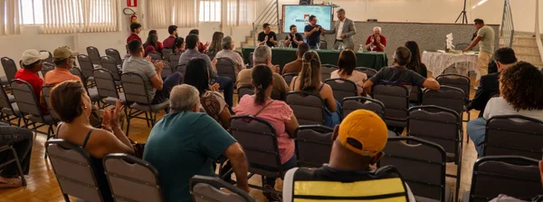 Em Curvelo, Governo de Minas realiza entrega de 49 escrituras de propriedade para mineiros