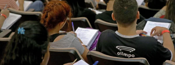 Estudantes da rede estadual já podem consultar o resultado da solicitação de isenção da taxa do Enem 2026