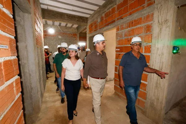 Governo de Minas vistoria obras de Unidade Básica de Saúde em Cantagalo