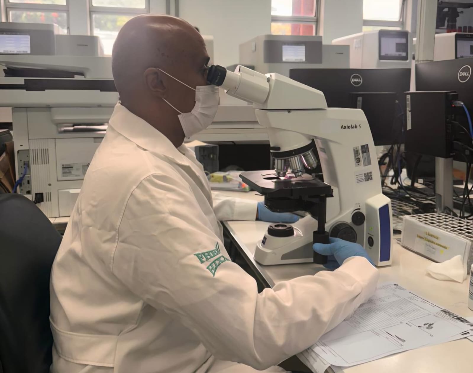 Laboratório do Hospital João XXIII celebra certificação da ISO 9001 pela 12ª vez consecutiva 